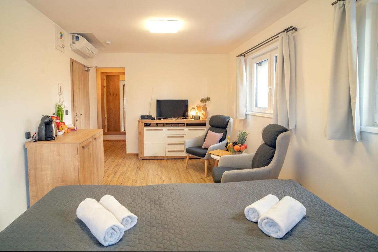 Hotel Smrz Sepekov Ngoại thất bức ảnh